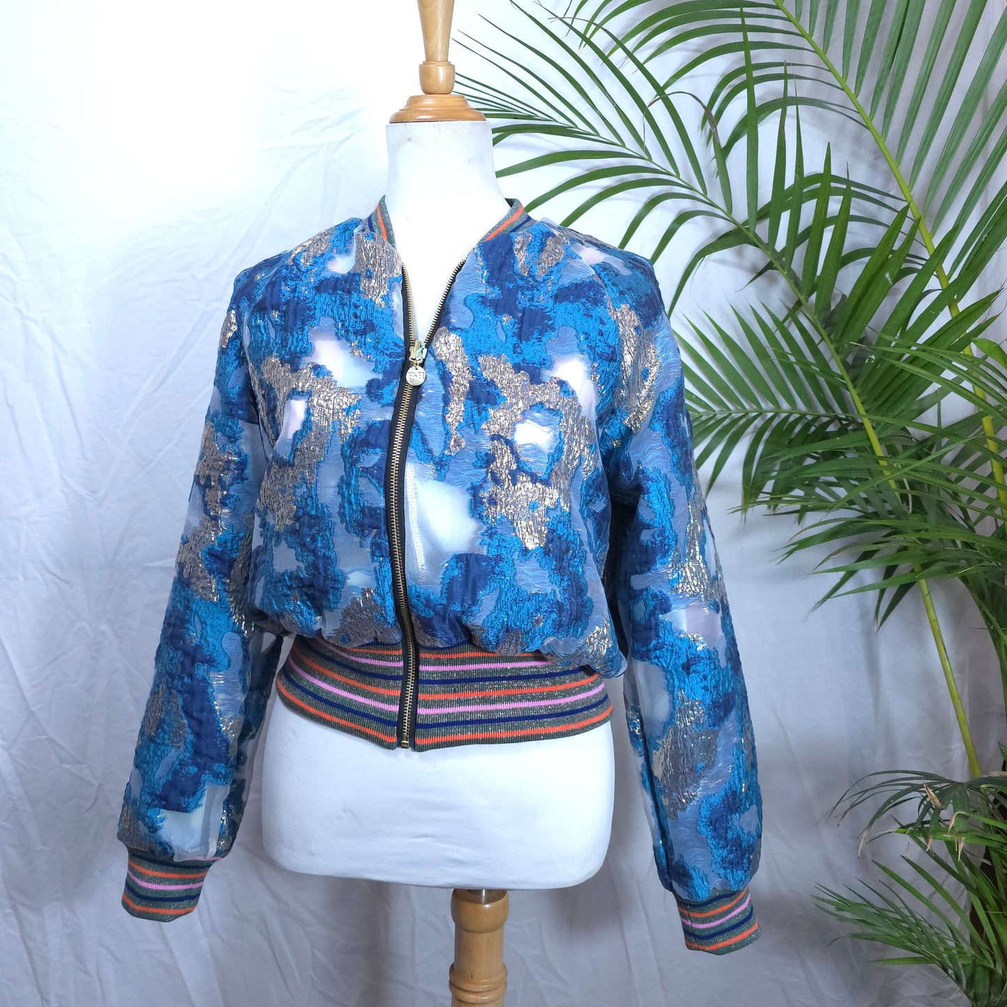 Medium Shades of Royal Blue Brocade