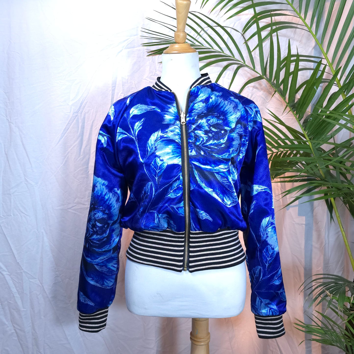 Large Shades of Royal Blue Brocade