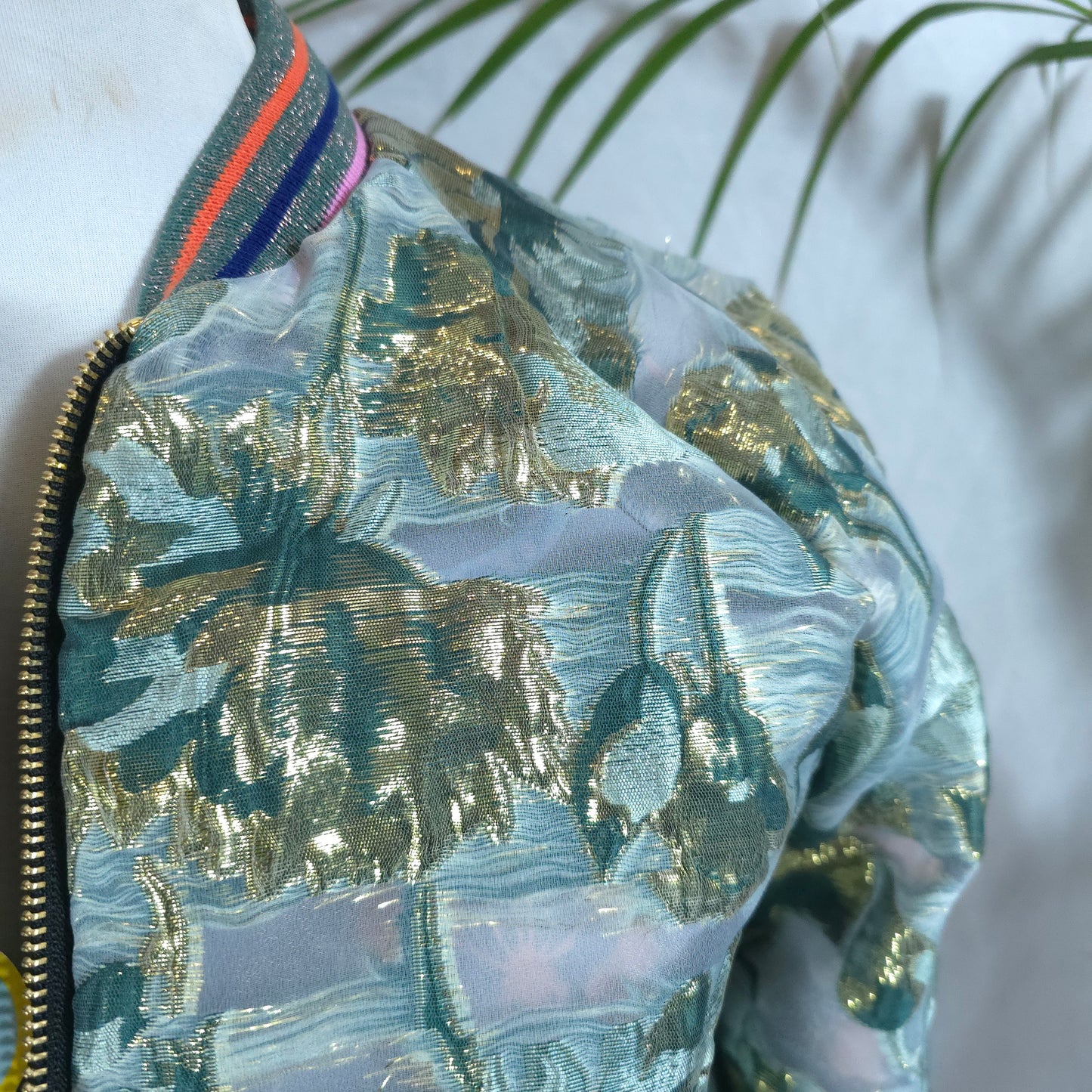 Medium Forest Green and Gold Brocade