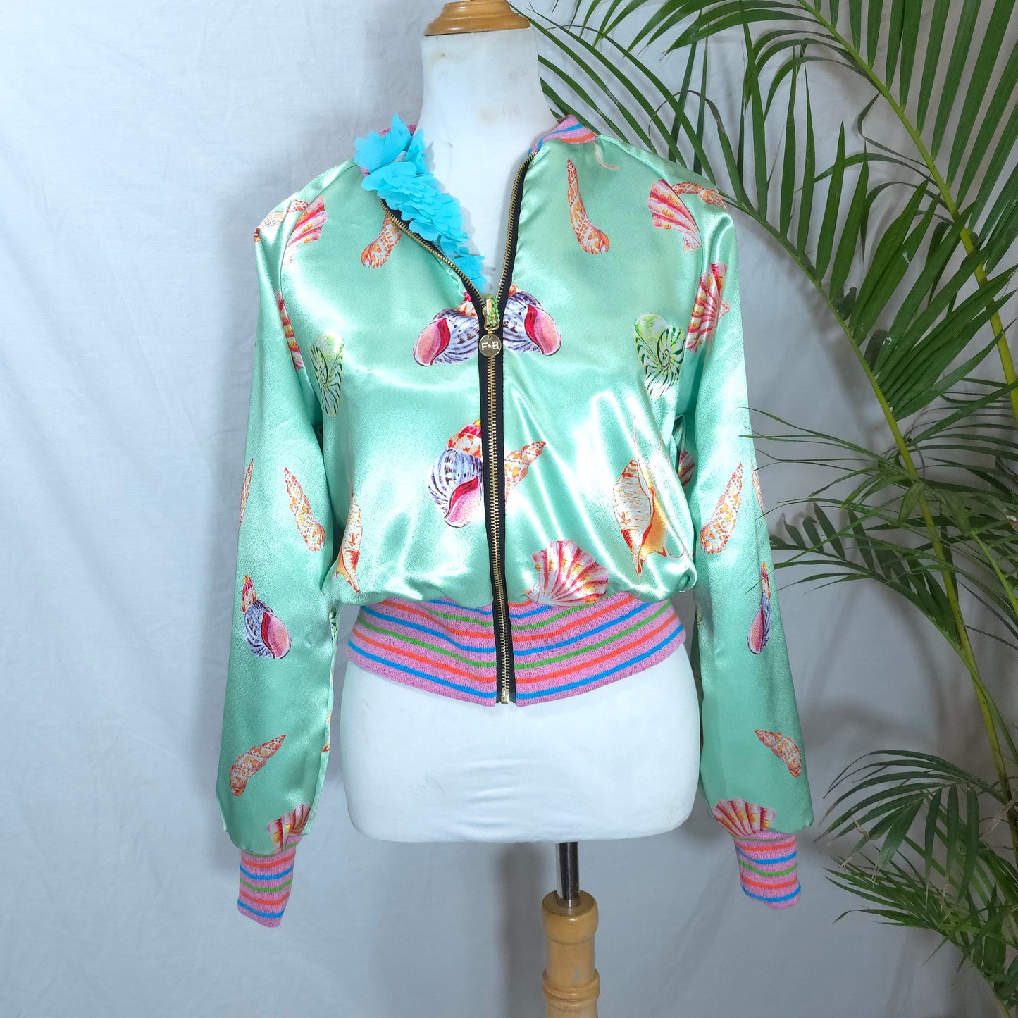 Medium Aqua Blossom