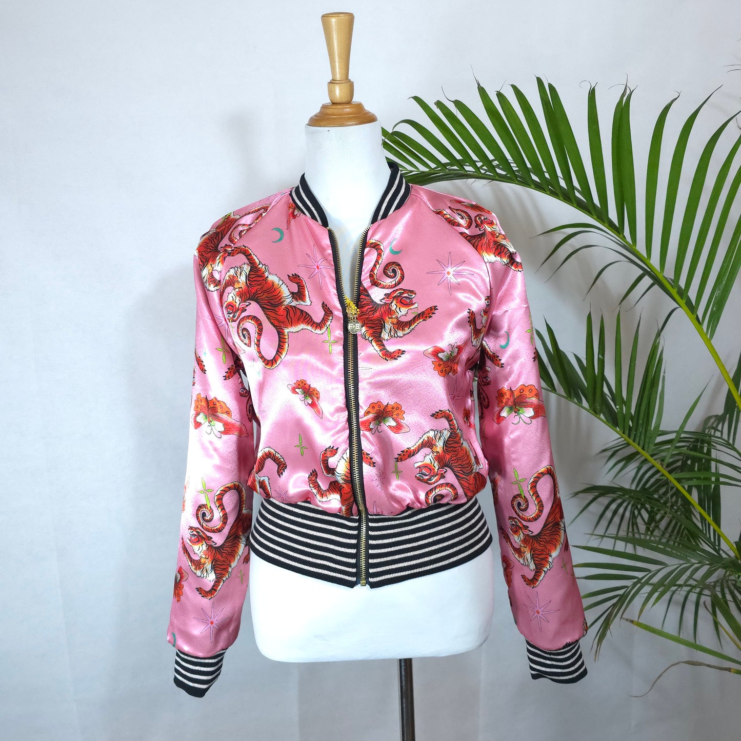 Medium Black Brocade