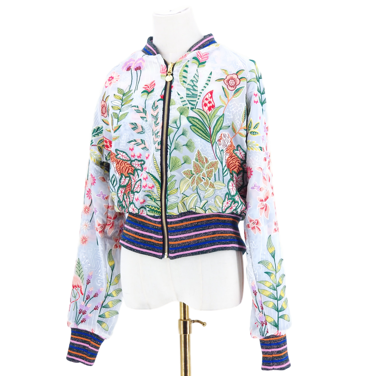 Large White Country Life Embroidered