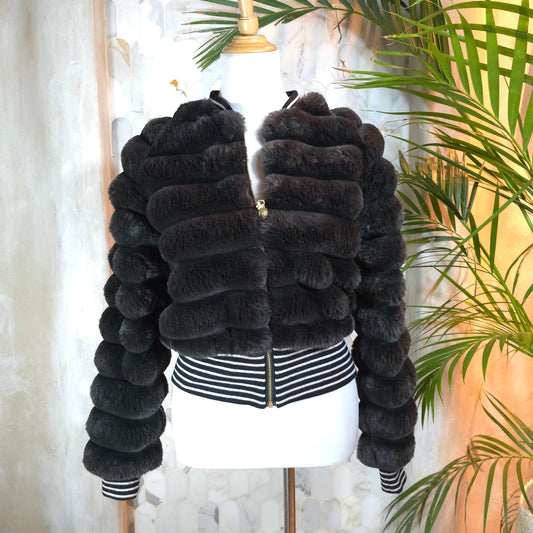 Medium Panther Black Fur