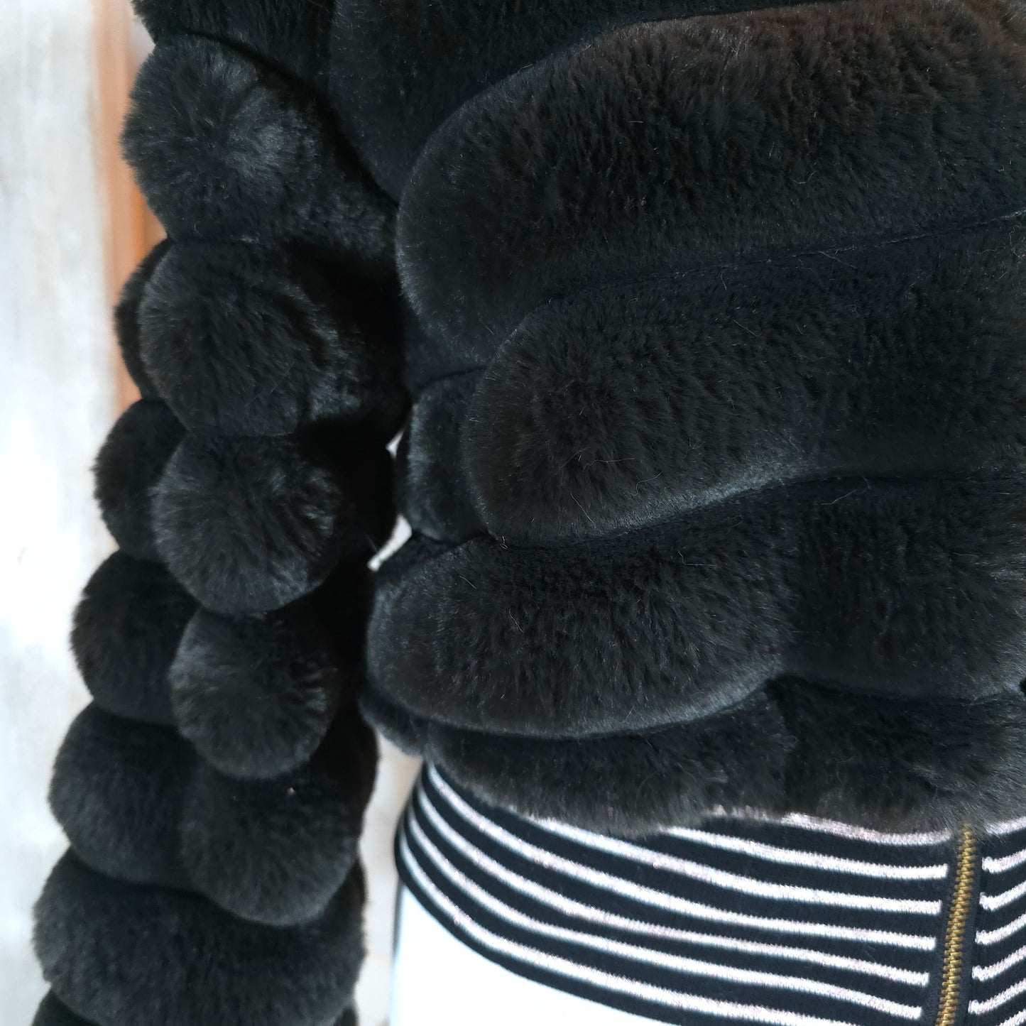 Medium Panther Black Fur